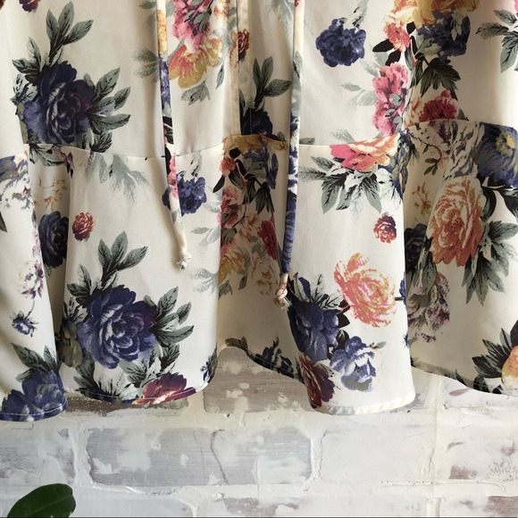 Kimchi Blue Floral Top - Picture 3 of 4